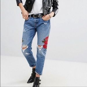 Like New Levi’s 501 Cropped Custom Rose Jeans